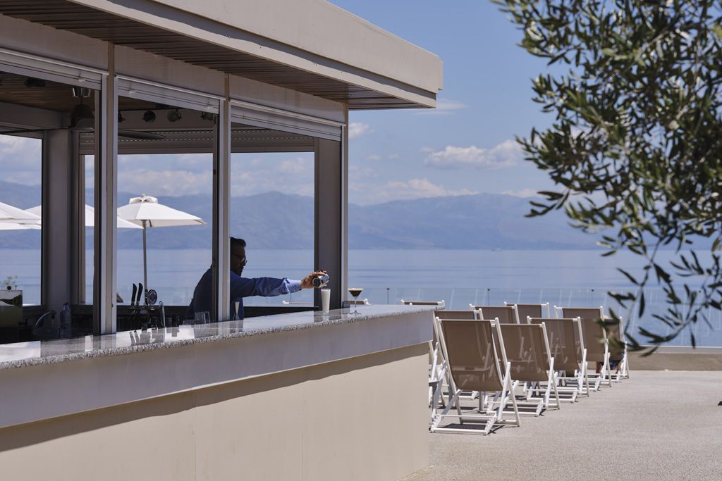 Pool Bar