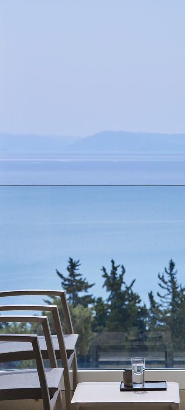 DELUXE SEA VIEW